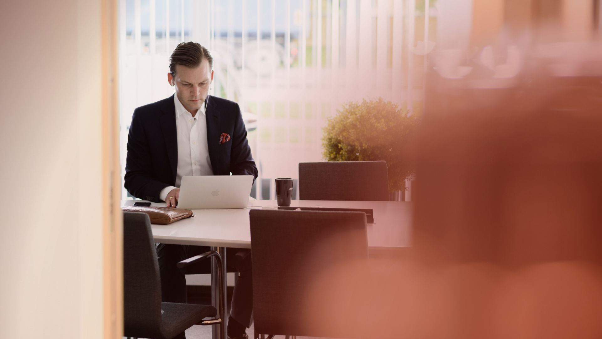 9 röd (1920x1080 px)